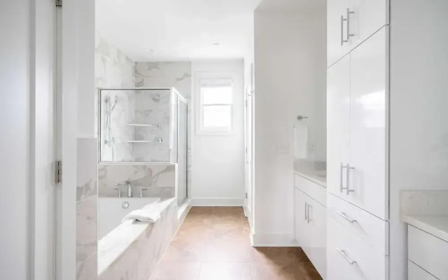 photo 3 of Dottie, Loretta & Lambert by Avantstay 3 Unit Buyout w/ 12br in Heart of Nashville