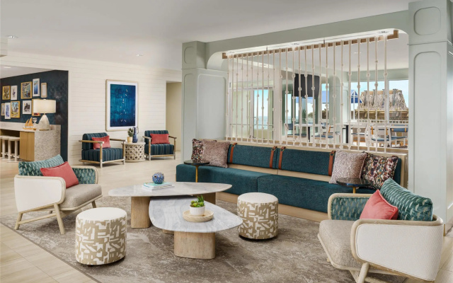 photo 2 of DoubleTree Beach Resort by Hilton Tampa Bay - North Redingto