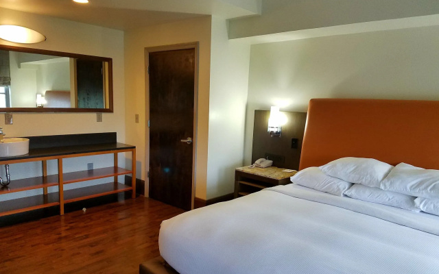 photo 4 of The Tudor Arms Hotel Cleveland - a DoubleTree by Hilton