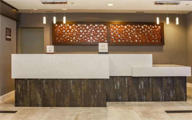 photo 2 of DoubleTree by Hilton Atlanta Airport