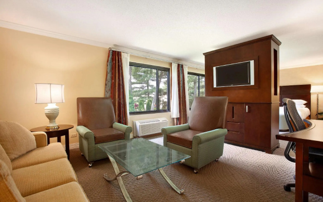 photo 5 of DoubleTree by Hilton Boston - Bedford Glen