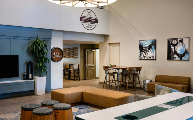 photo 2 of Doubletree by Hilton Campbell - Pruneyard Plaza
