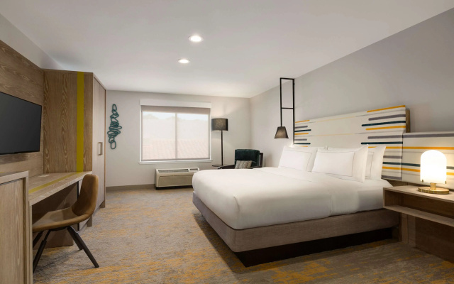 photo 5 of Doubletree by Hilton Campbell - Pruneyard Plaza