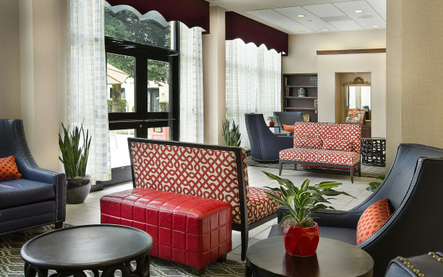 photo 2 of DoubleTree by Hilton Charlotte Airport