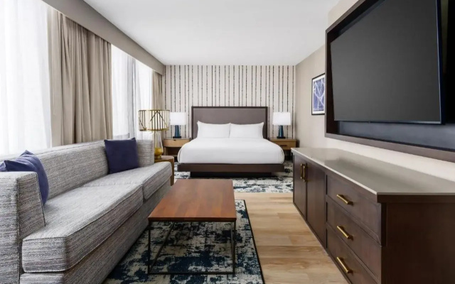 photo 2 of DoubleTree by Hilton Charlotte City Center