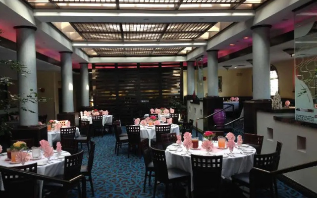 photo 2 of Doubletree By Hilton Chatsworth