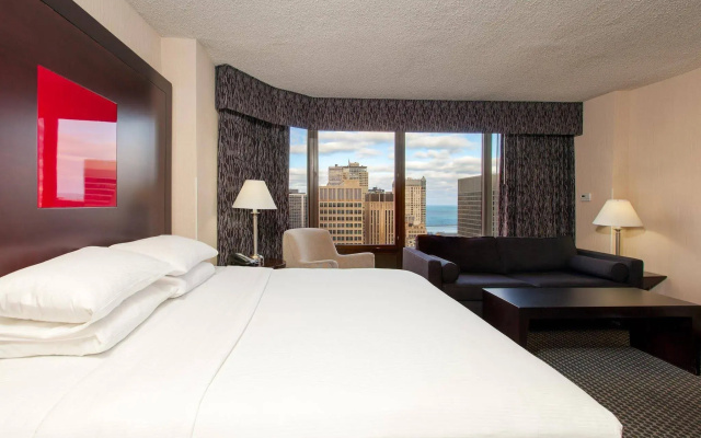 photo 4 of DoubleTree by Hilton Chicago - Magnificent Mile