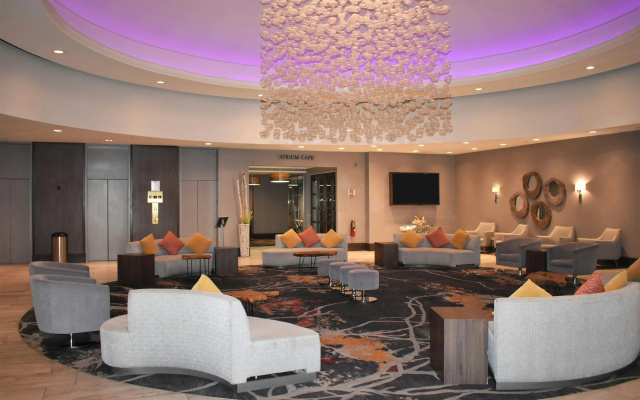 photo 2 of DoubleTree by Hilton Chicago - Oak Brook