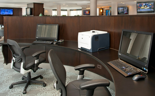 photo 4 of DoubleTree by Hilton Chicago Schaumburg