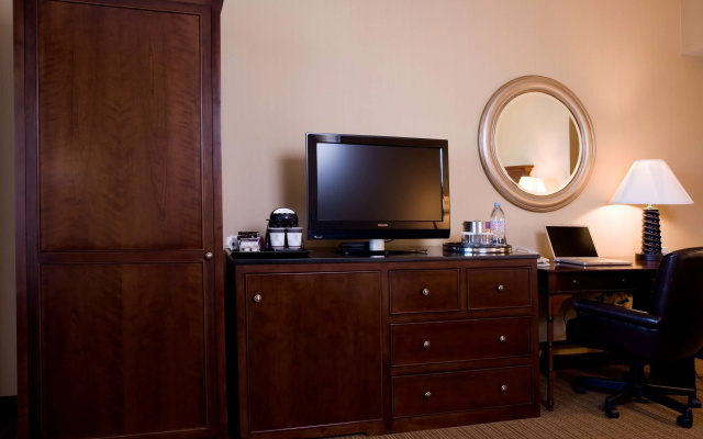 photo 3 of DoubleTree by Hilton Chicago O'Hare Airport - Rosemont