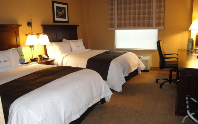 photo 3 of DoubleTree by Hilton Cincinnati Airport