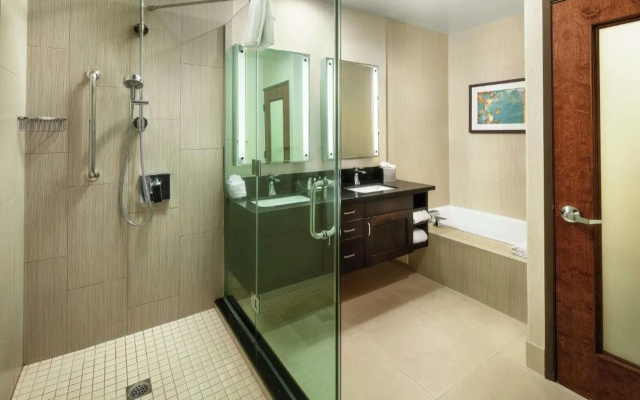 photo 2 of DoubleTree by Hilton Hotel Claremont
