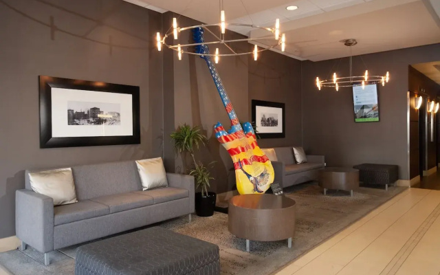 photo 2 of DoubleTree by Hilton Hotel Cleveland Downtown - Lakeside