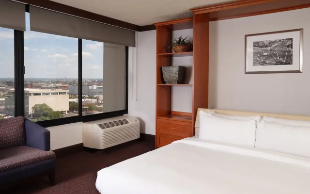 photo 5 of DoubleTree by Hilton Hotel Cleveland Downtown - Lakeside