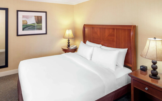photo 3 of DoubleTree by Hilton Cleveland East Beachwood