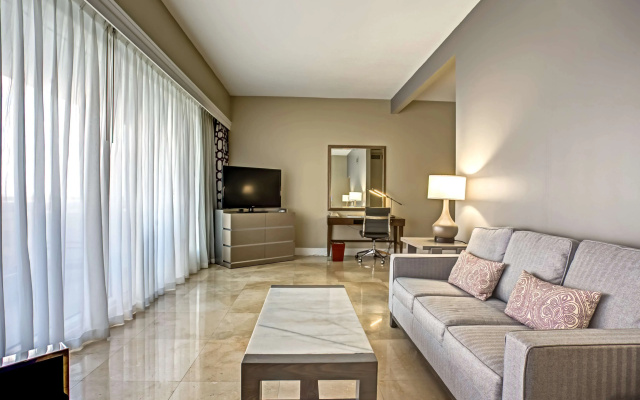 photo 2 of DoubleTree by Hilton Grand Hotel Biscayne Bay