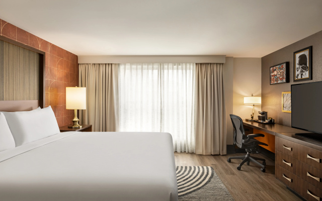 photo 5 of The American Hotel Atlanta Downtown, Tapestry Collection by Hilton
