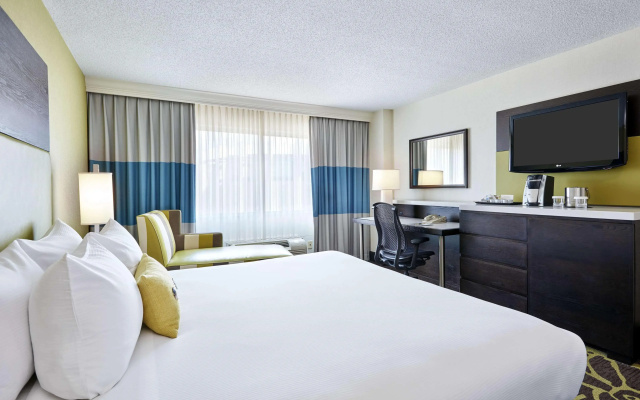 photo 4 of DoubleTree by Hilton Charlotte Gateway Village