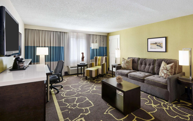 photo 5 of DoubleTree by Hilton Charlotte Gateway Village