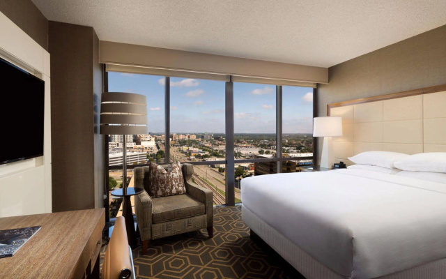 photo 2 of DoubleTree by Hilton Dallas - Campbell Centre