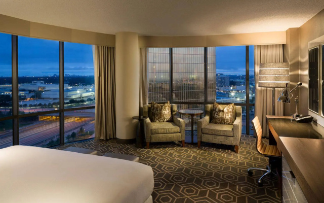 photo 4 of DoubleTree by Hilton Dallas - Campbell Centre