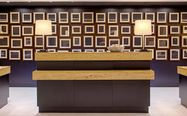 photo 2 of DoubleTree by Hilton Hotel Houston - Greenway Plaza