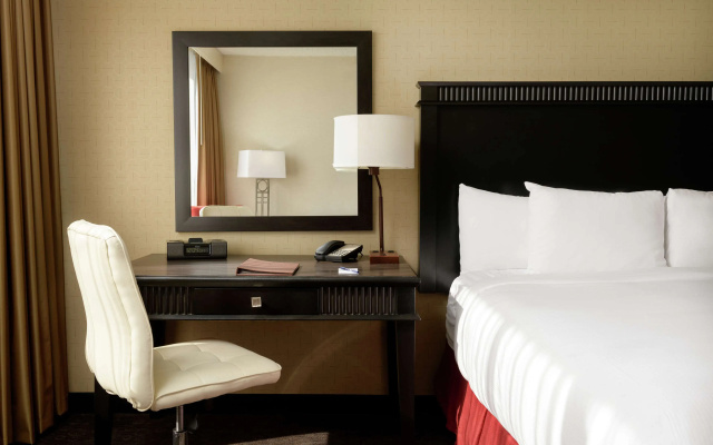 photo 4 of DoubleTree by Hilton Hotel Los Angeles Downtown