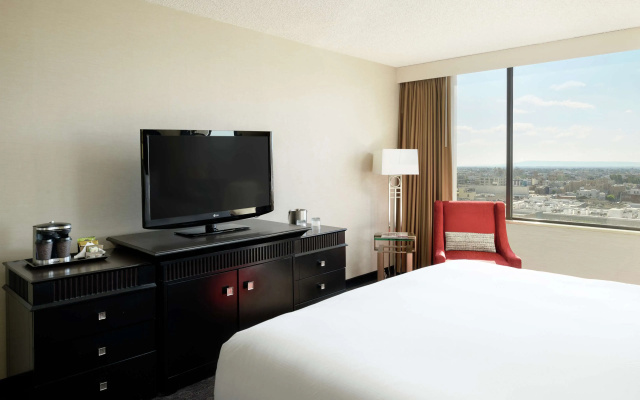 photo 5 of DoubleTree by Hilton Hotel Los Angeles Downtown