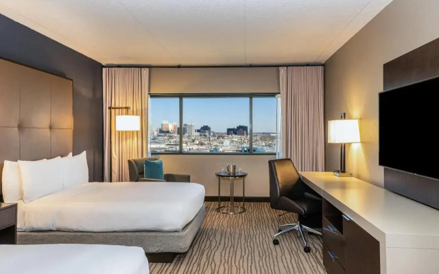 photo 4 of DoubleTree by Hilton Hotel Newark Airport