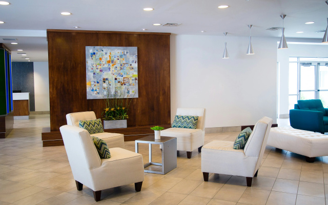 photo 2 of DoubleTree by Hilton Omaha Southwest