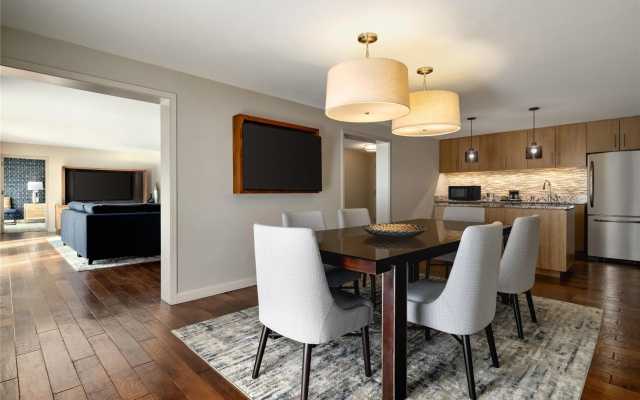 photo 4 of Doubletree by Hilton Pittsburgh — Green Tree