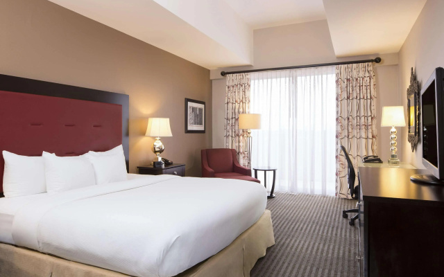 photo 4 of DoubleTree by Hilton Raleigh Brownstone University