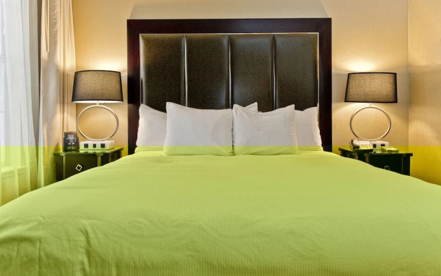 photo 4 of DoubleTree by Hilton Hotel Raleigh-Durham Airport at Research Triangle Park