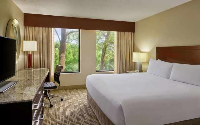 photo 3 of DoubleTree by Hilton Houston Intercontinental Airport
