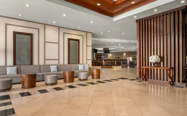 photo 2 of DoubleTree by Hilton Los Angeles - Norwalk
