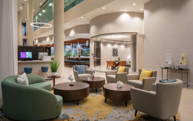 photo 2 of DoubleTree by Hilton Miami - Doral, FL