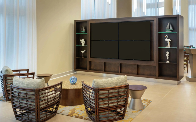photo 4 of DoubleTree by Hilton Miami - Doral, FL