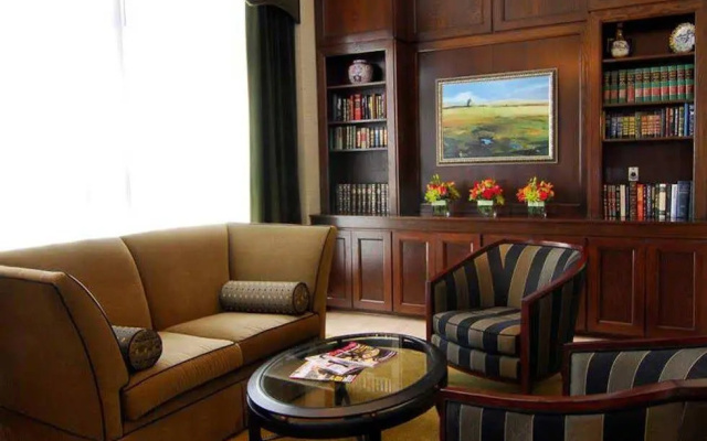 photo 2 of DoubleTree by Hilton Milwaukee - Brookfield