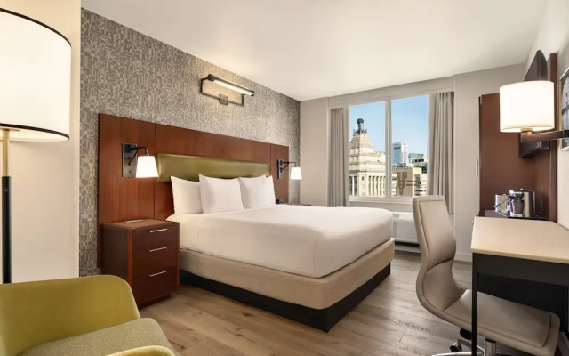 photo 4 of DoubleTree by Hilton New York Downtown