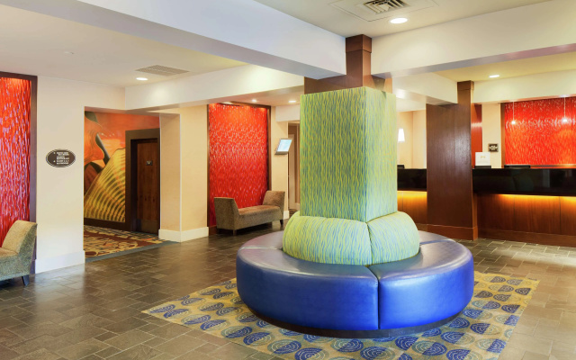 photo 2 of DoubleTree by Hilton Hotel Norwalk