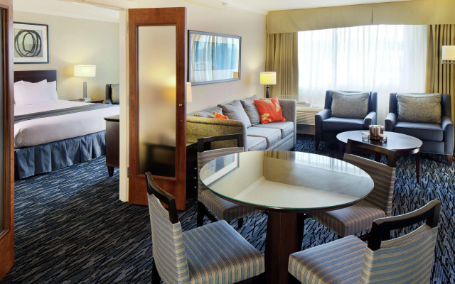 photo 3 of DoubleTree by Hilton Hotel Norwalk