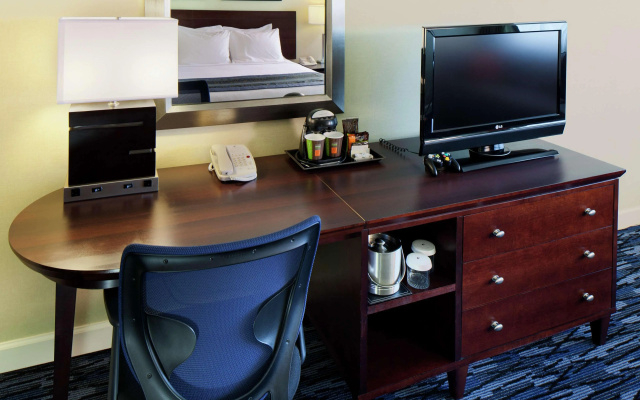 photo 4 of DoubleTree by Hilton Hotel Norwalk