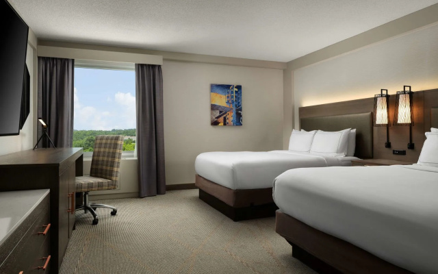 photo 3 of DoubleTree by Hilton Pittsburgh Airport