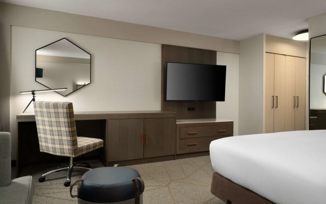 photo 4 of DoubleTree by Hilton Pittsburgh Airport