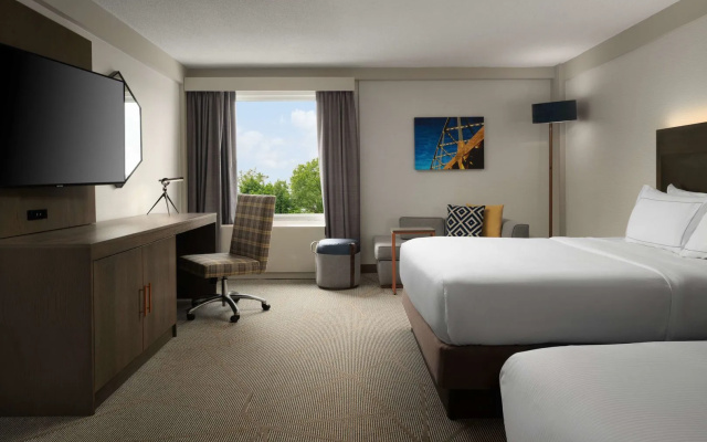 photo 5 of DoubleTree by Hilton Pittsburgh Airport