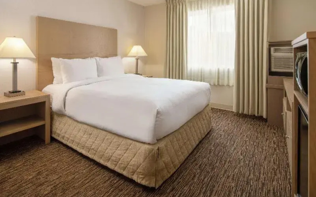 photo 2 of Doubletree By Hilton Portland - Tigard, Or