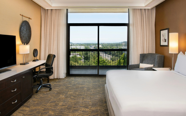 photo 3 of DoubleTree by Hilton Hotel Portland