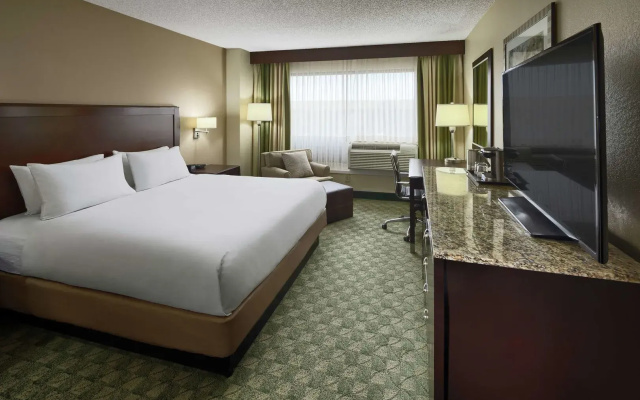 photo 4 of DoubleTree by Hilton San Antonio Downtown
