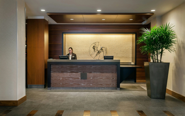 photo 2 of DoubleTree by Hilton San Francisco Airport