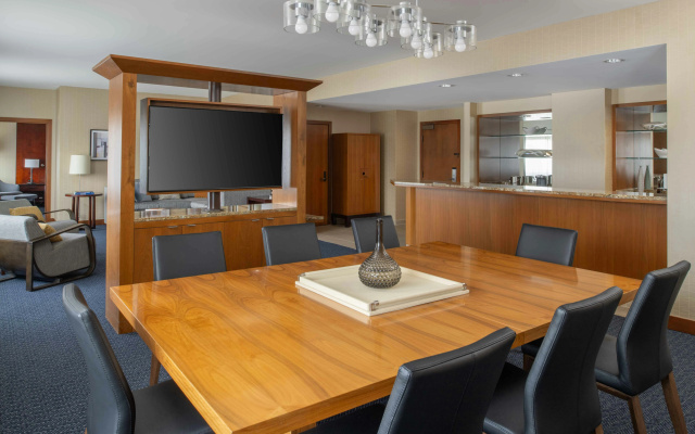photo 4 of DoubleTree by Hilton San Francisco Airport